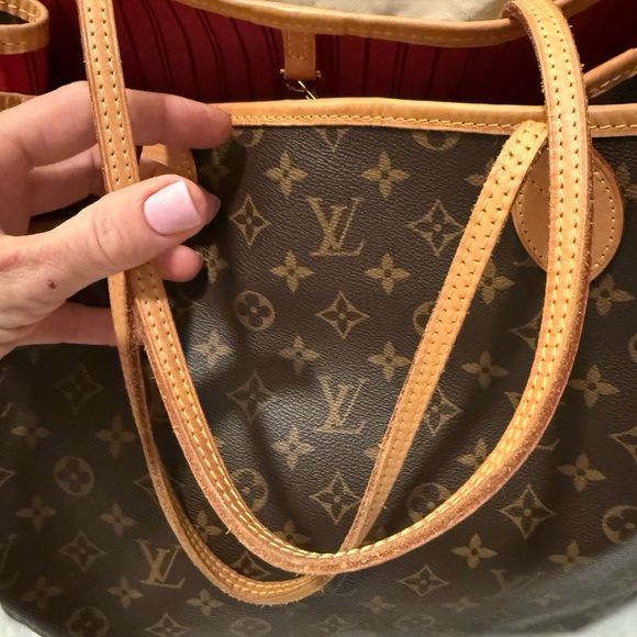 Louis Vuitton Monogram Neverfull GM Tote Bag - Picture 3 of 15